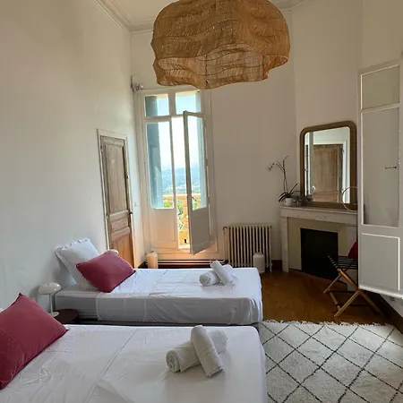 Maison d'hôtes Château De La Sybille, Vue Imprenable Sur Le Canigou Et Les Orgues D'ille Sur Têt *